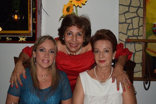 Pachela Bobadilla, Gloria de Rubiano y Alicia Anaya.